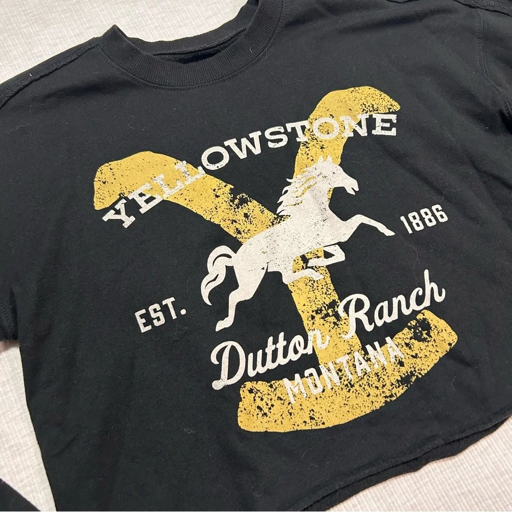 Yellowstone Dutton Ranch Montana Women’s Cropped‎ Sweatshirt XS Black Western - Picture 2 of 5